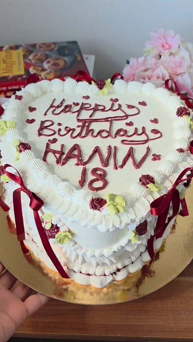 Post 3 by Tiffany.Cake.sweet on Instagram (video)