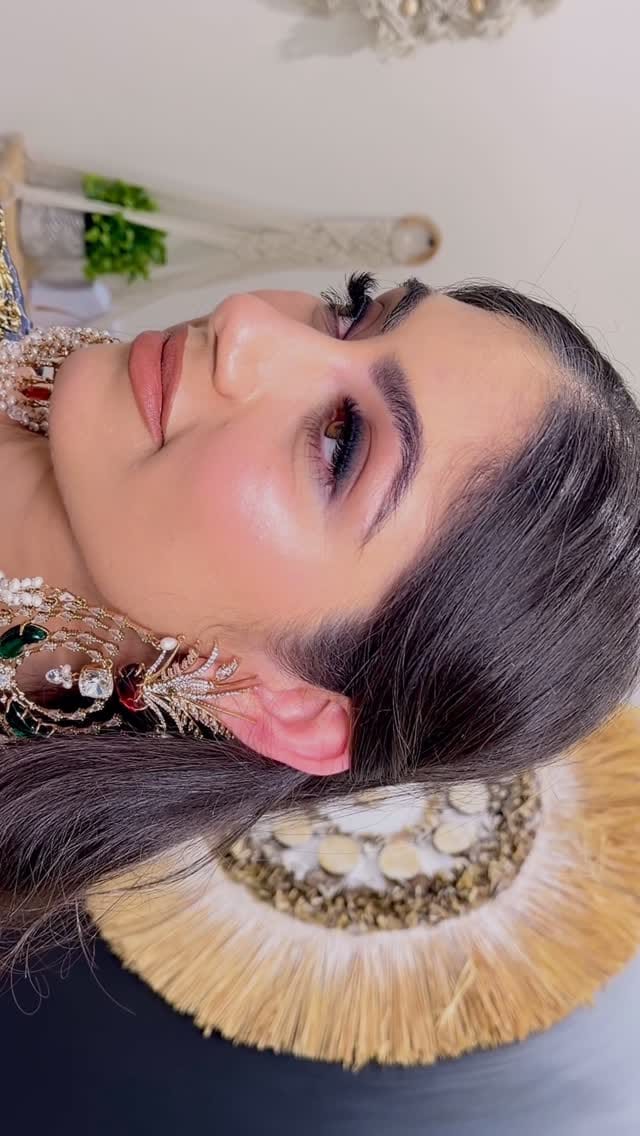 Post 4 by Simran Dhiman on Instagram (video)