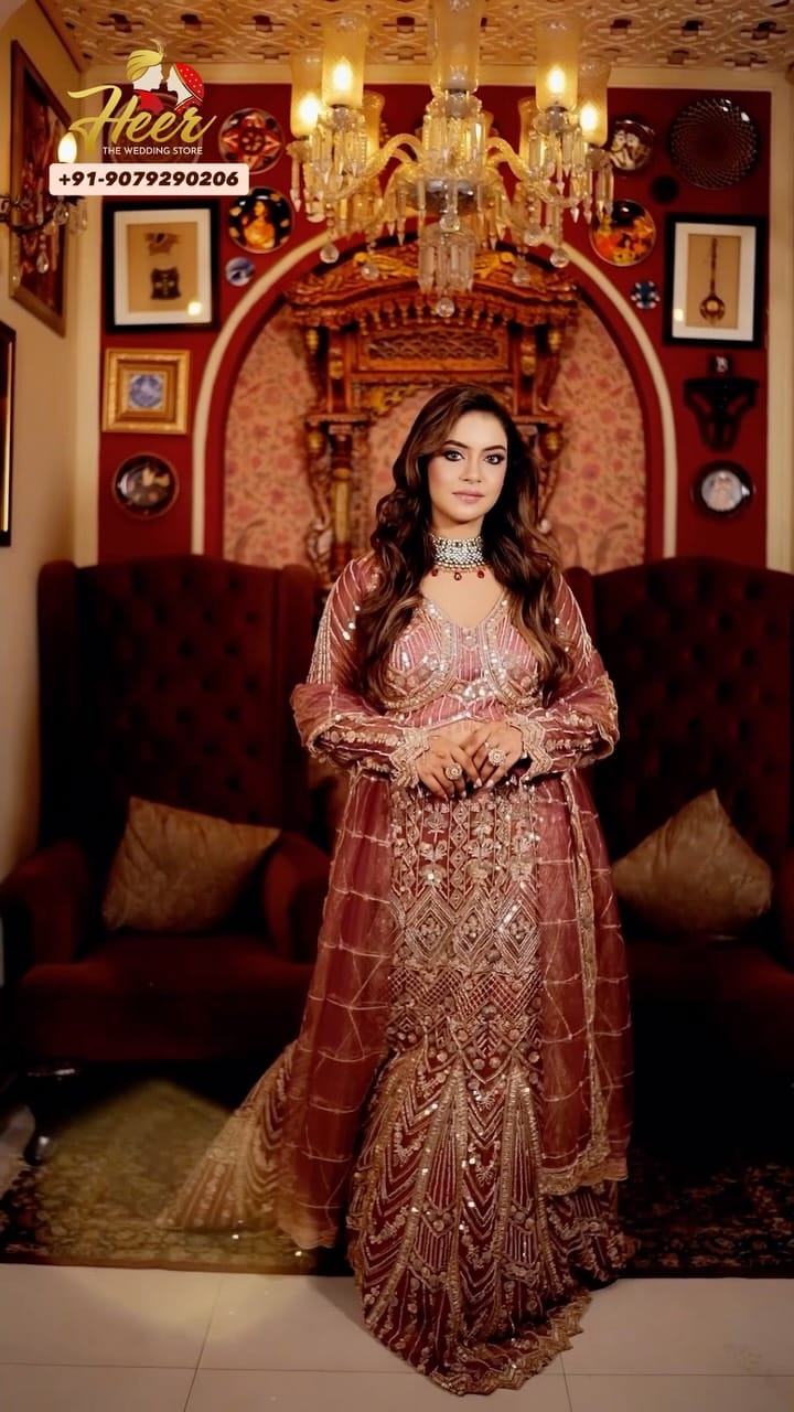 Post 8 by Heer Theweddingstore on Instagram (video)