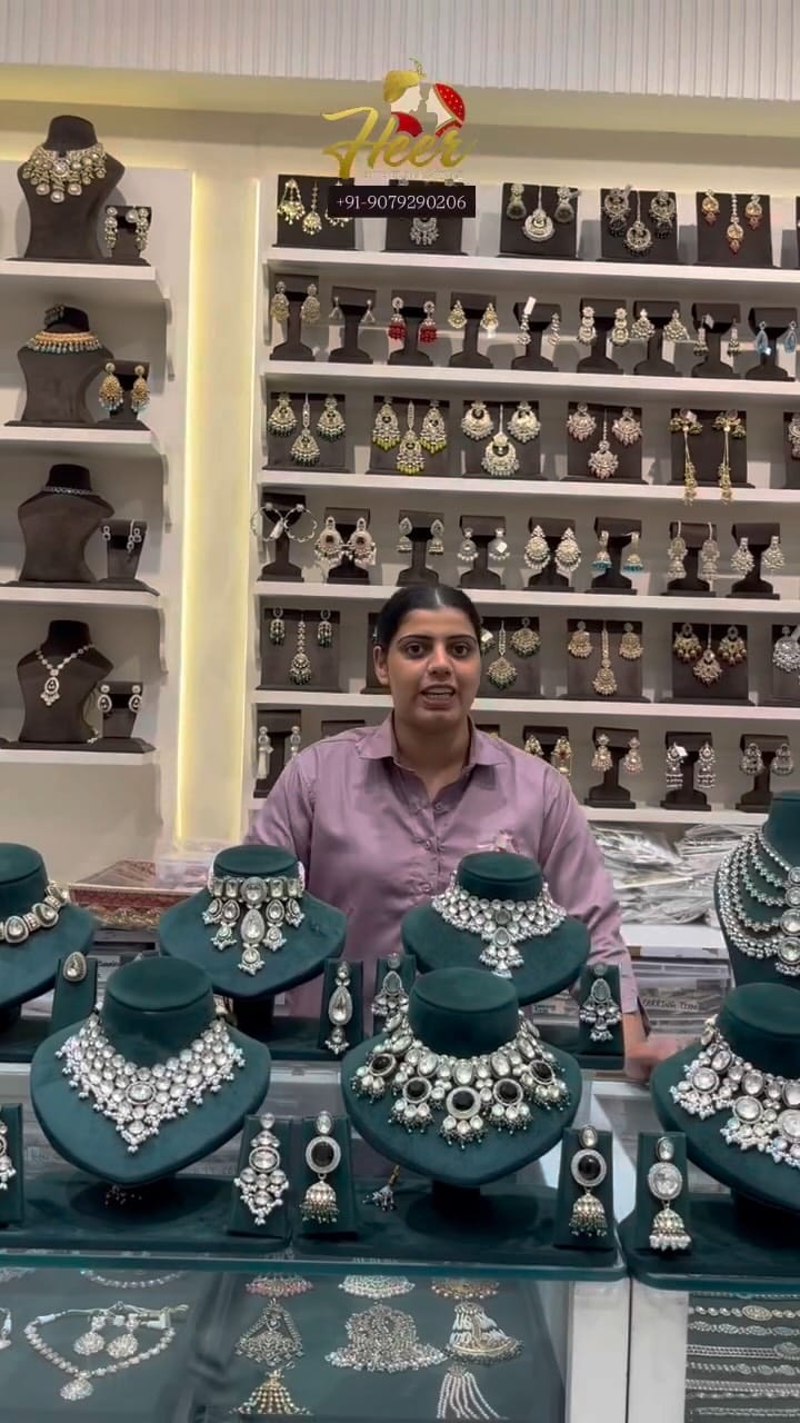 Post 3 by Heer Theweddingstore on Instagram (video)