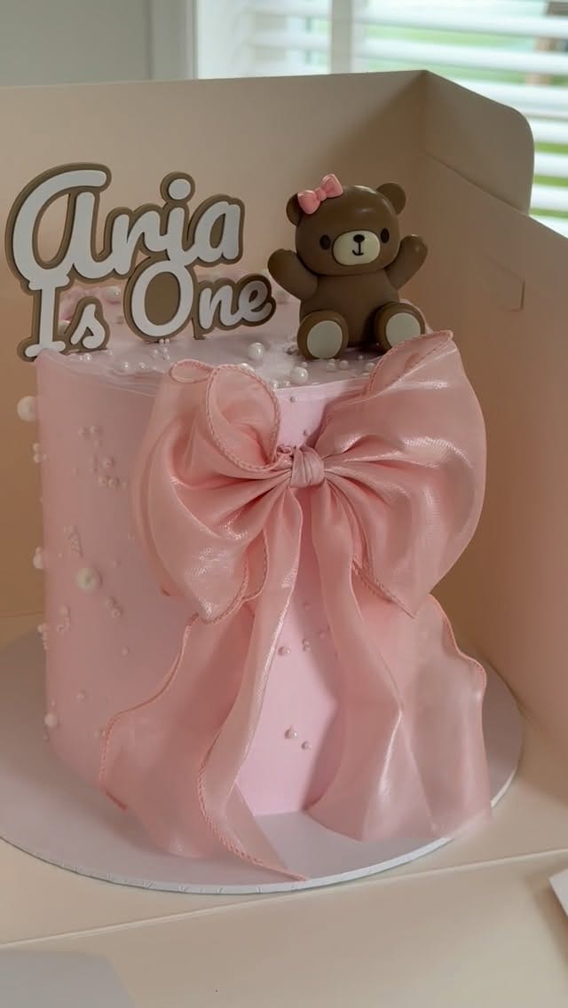 Post 2 by Mama Mella’s Bakery on Instagram (video)