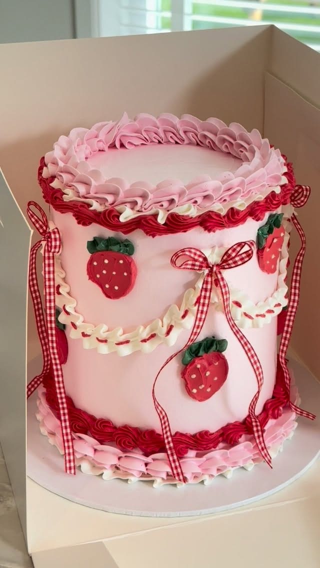 Post 7 by Mama Mella’s Bakery on Instagram (video)