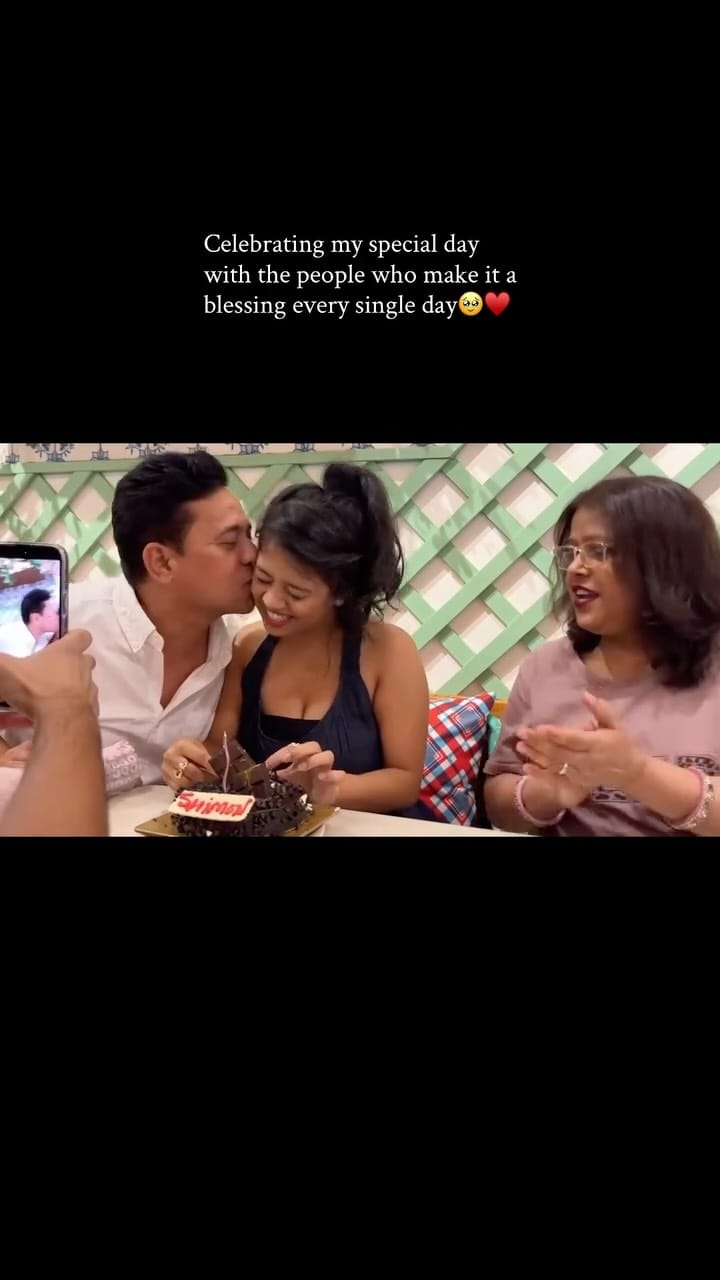 Post 4 by Shimoun Sharma on Instagram (video)