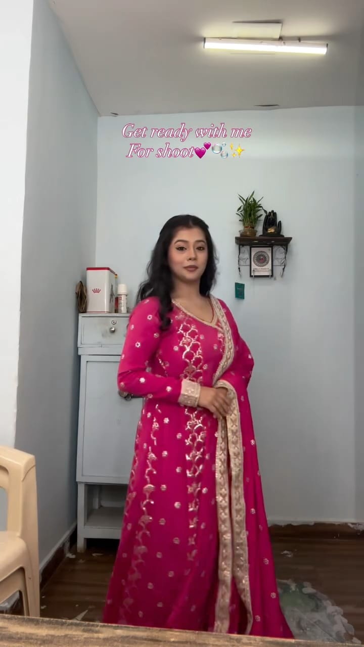Post 9 by Shimoun Sharma on Instagram (video)