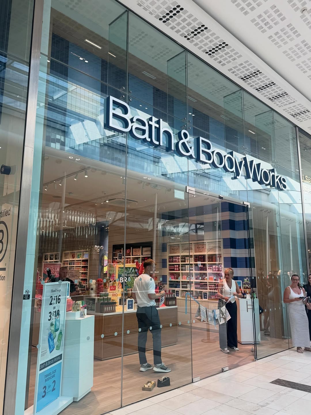 Post 8 by Bath & Body Works UK on Instagram (carousel)