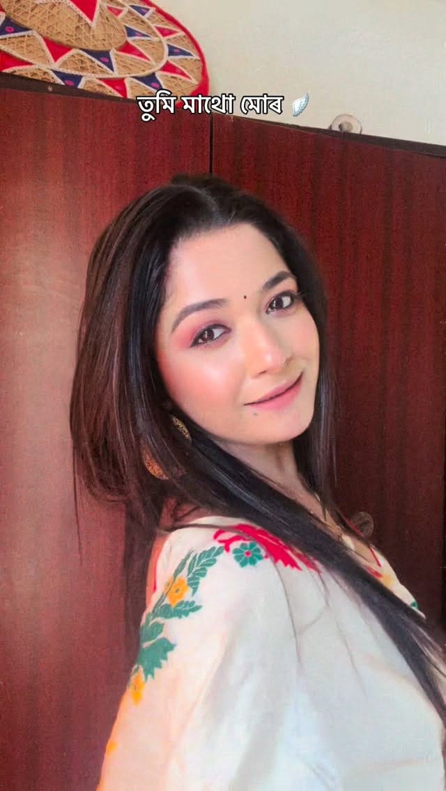 Post 9 by Mayuri Gautam on Instagram (video)