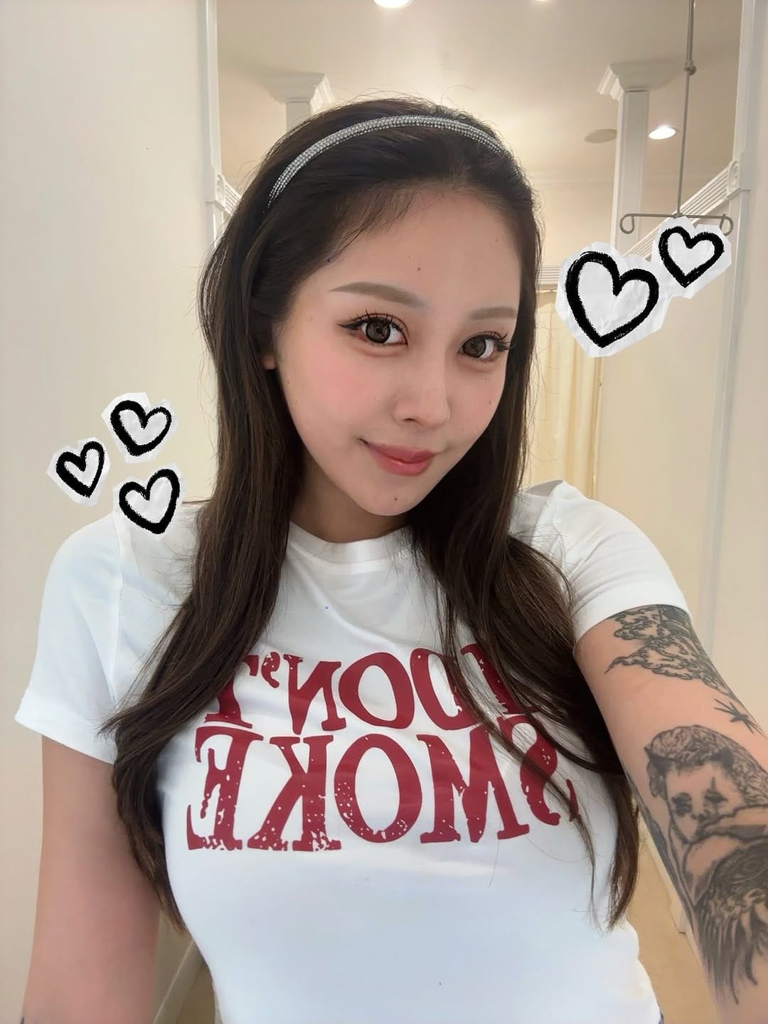 Post 6 by Mina🖤 on Instagram (carousel)