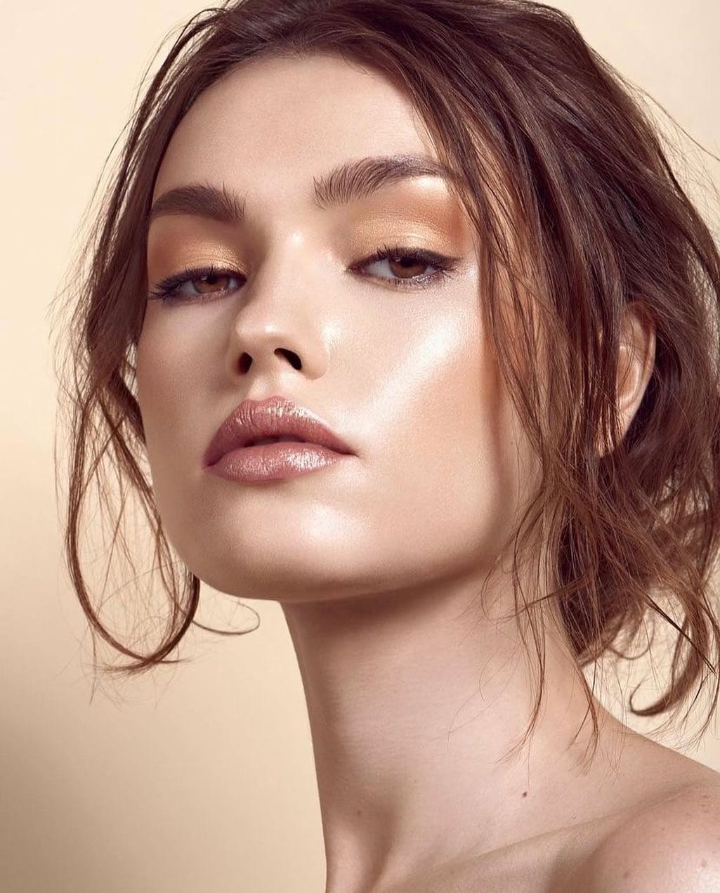 Post 8 by Font Saravia Make Up on Instagram (image)