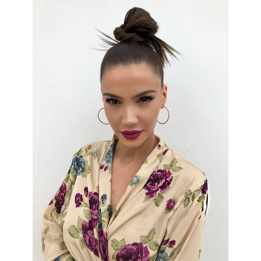 Post 9 by Font Saravia Make Up on Instagram (image)