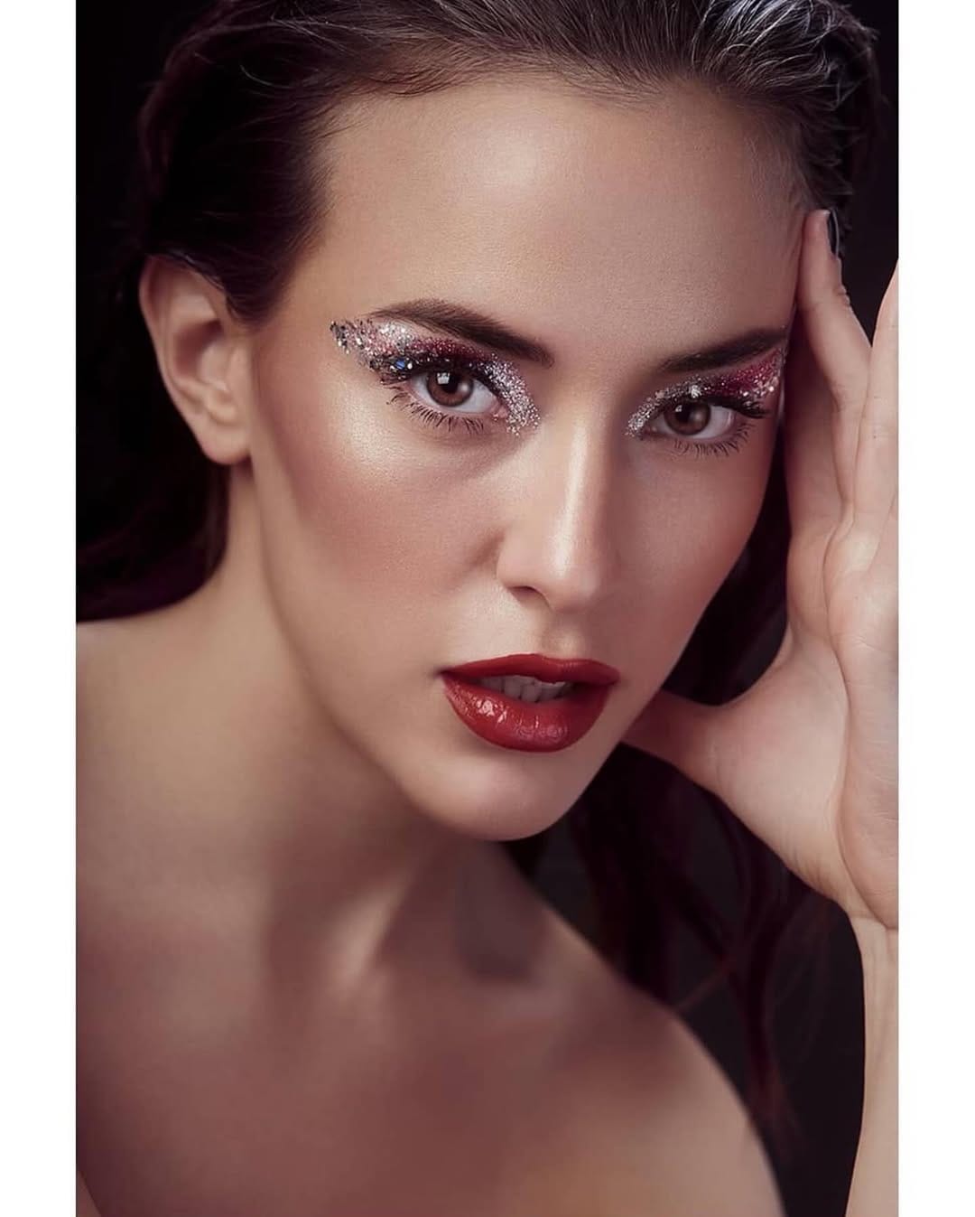 Post 5 by Font Saravia Make Up on Instagram (image)