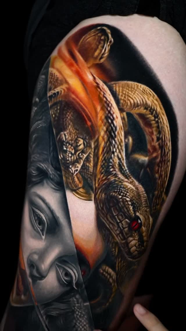 Post 6 by Okinawa Tattoo / Kenta Sato on Instagram (video)