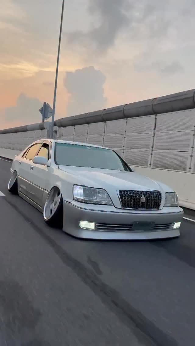 Post 2 by Japanese UFOs【Static Only・生脚のみ】 on Instagram (video)