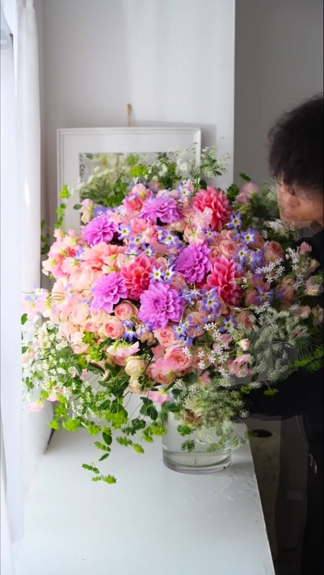 Post 10 by Takahiro Hamaguchi 【花屋 YASAciHANA】 on Instagram (video)