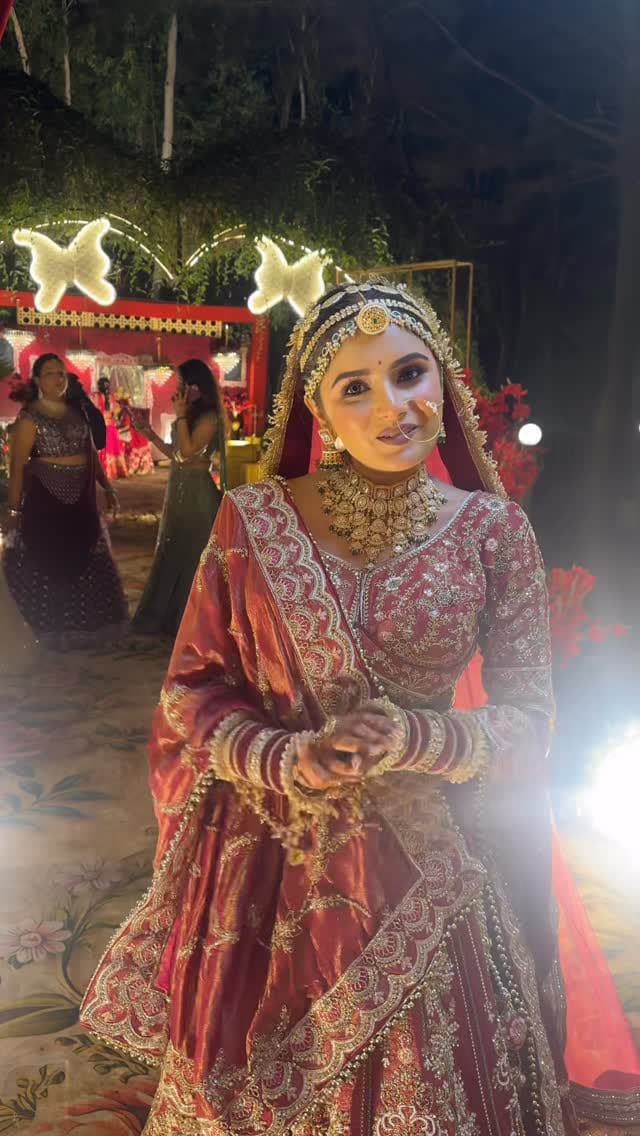 Post 10 by Anusaya Beauty World | Bridal wear rental & sale store in Nagpur on Instagram (video)