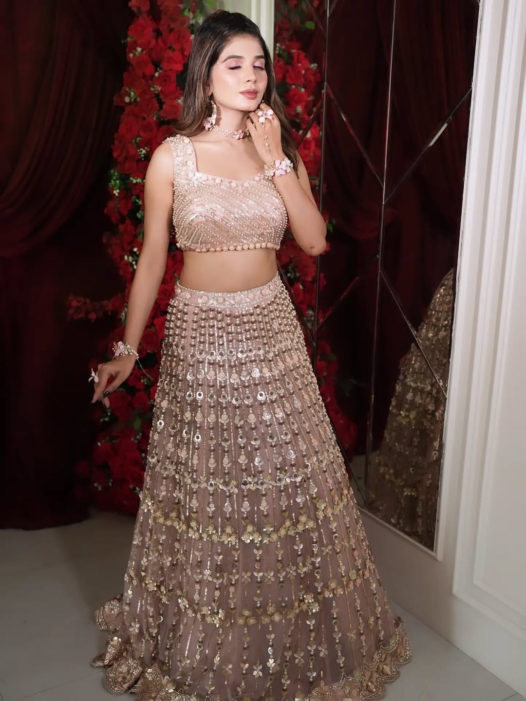 Post 8 by Anusaya Beauty World | Bridal wear rental & sale store in Nagpur on Instagram (carousel)