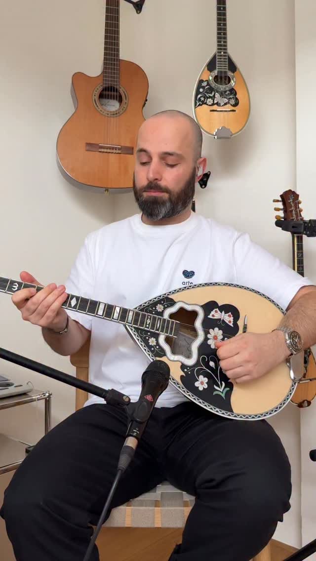 Post 6 by Demis Iossifidis on Instagram (video)