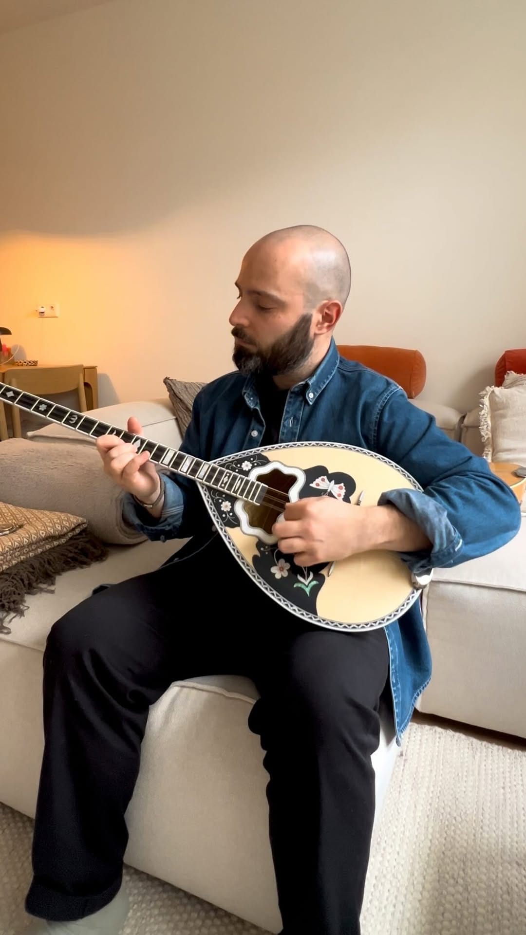 Post 7 by Demis Iossifidis on Instagram (video)