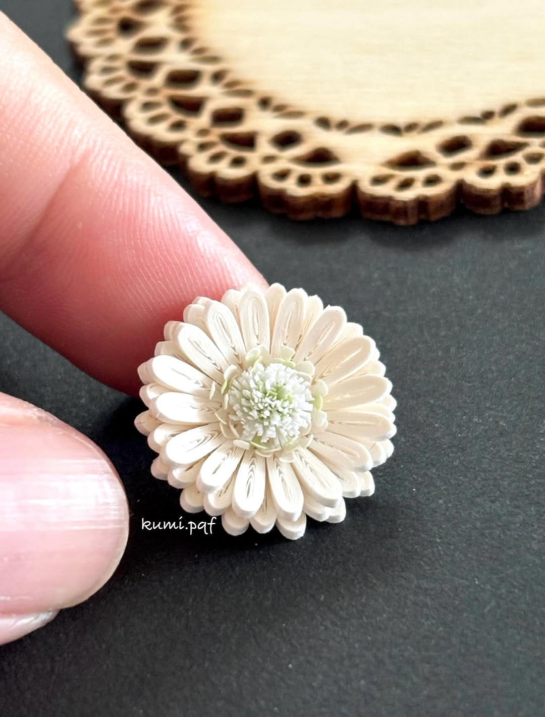 Post 5 by ＠くみ/ Paper Flower artist on Instagram (carousel)