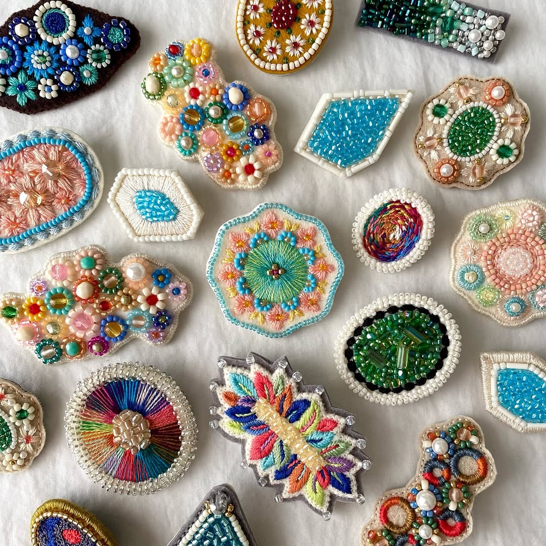 Post 4 by 刺繍作家 ootsubu（オオツブ） on Instagram (image)