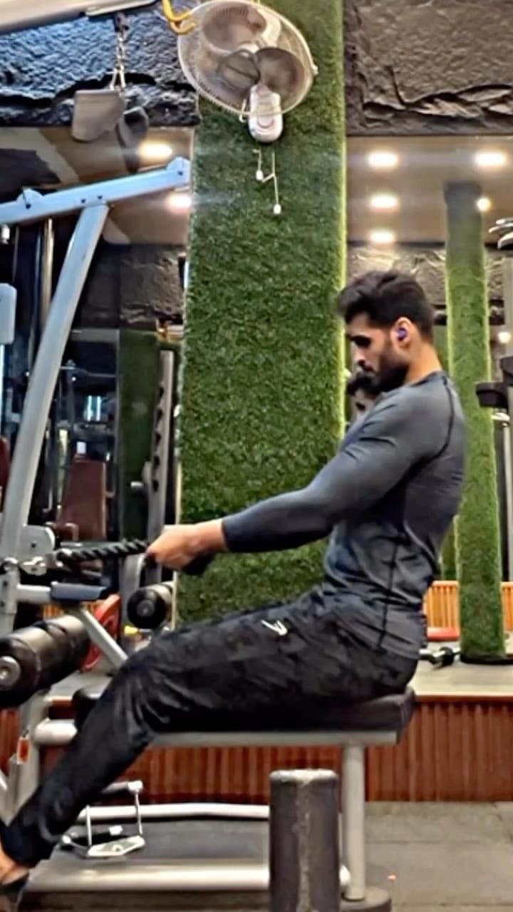 Post 4 by Abhishek Rattan on Instagram (video)
