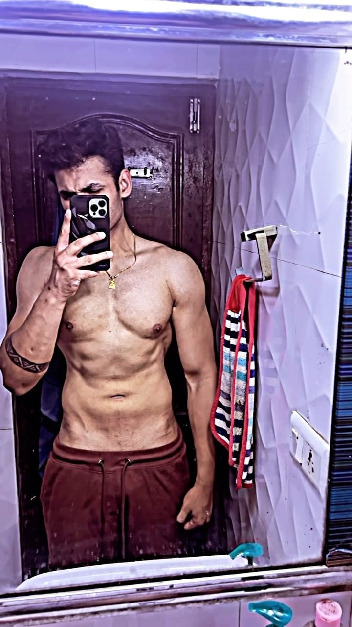 Post 3 by Abhishek Rattan on Instagram (video)