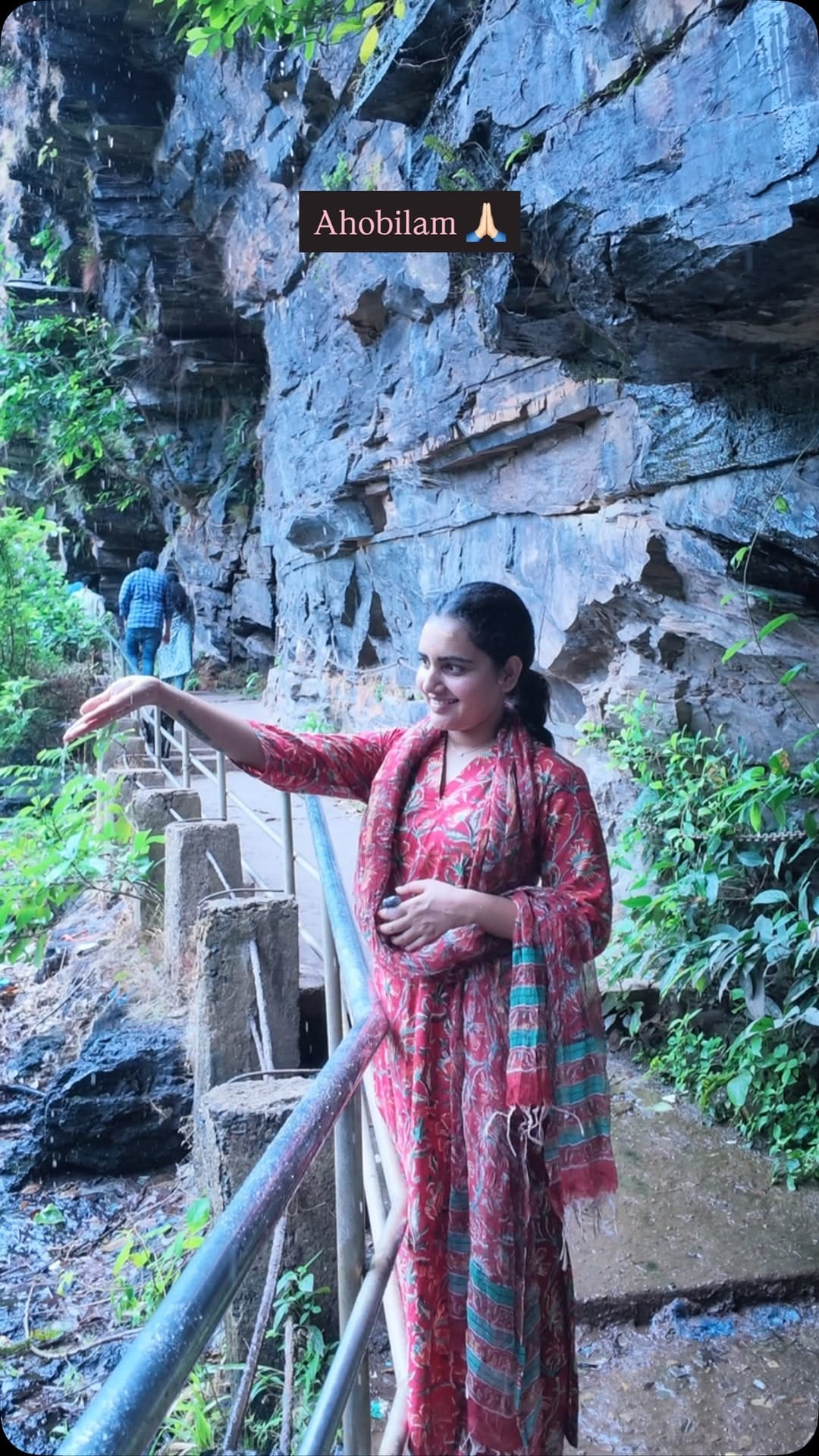 Post 3 by SONIYA SINGH on Instagram (video)