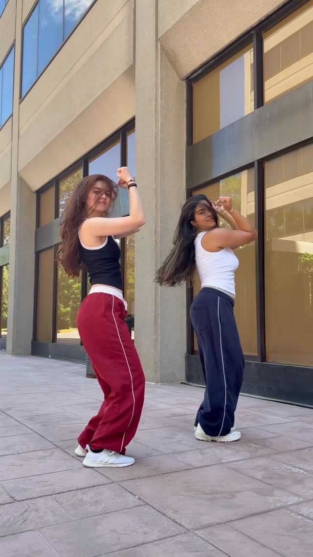Post 5 by Kareena Singh on Instagram (video)