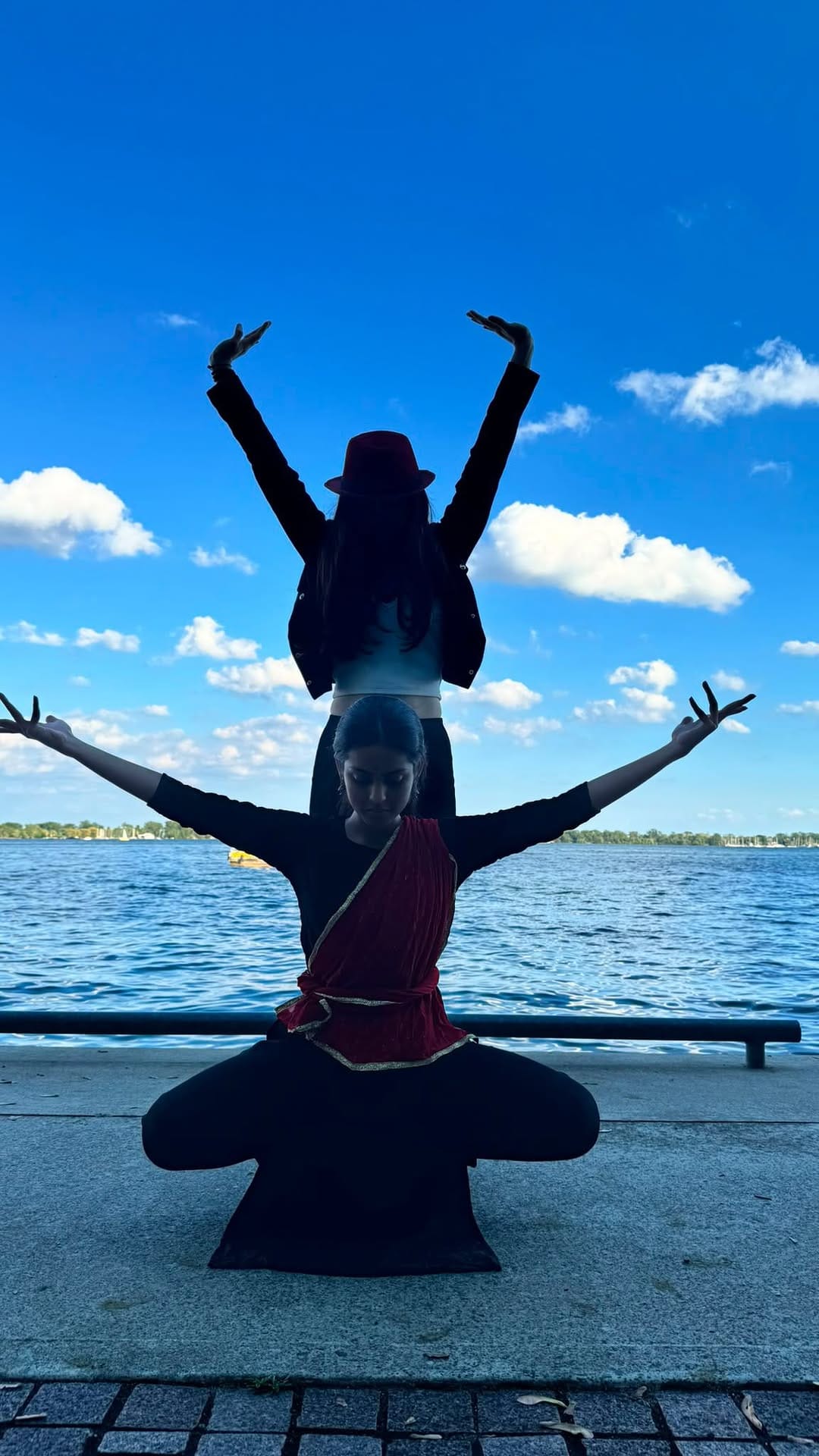 Post 6 by Kareena Singh on Instagram (video)