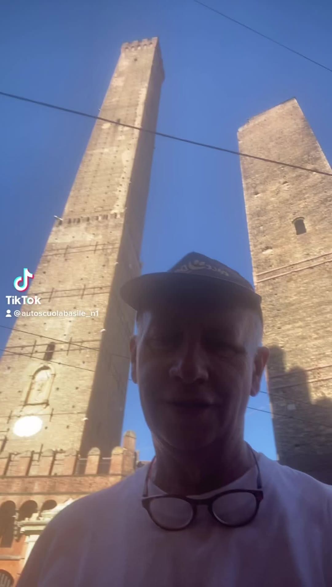 Post 4 by Autoscuola Basile Torino on Instagram (video)