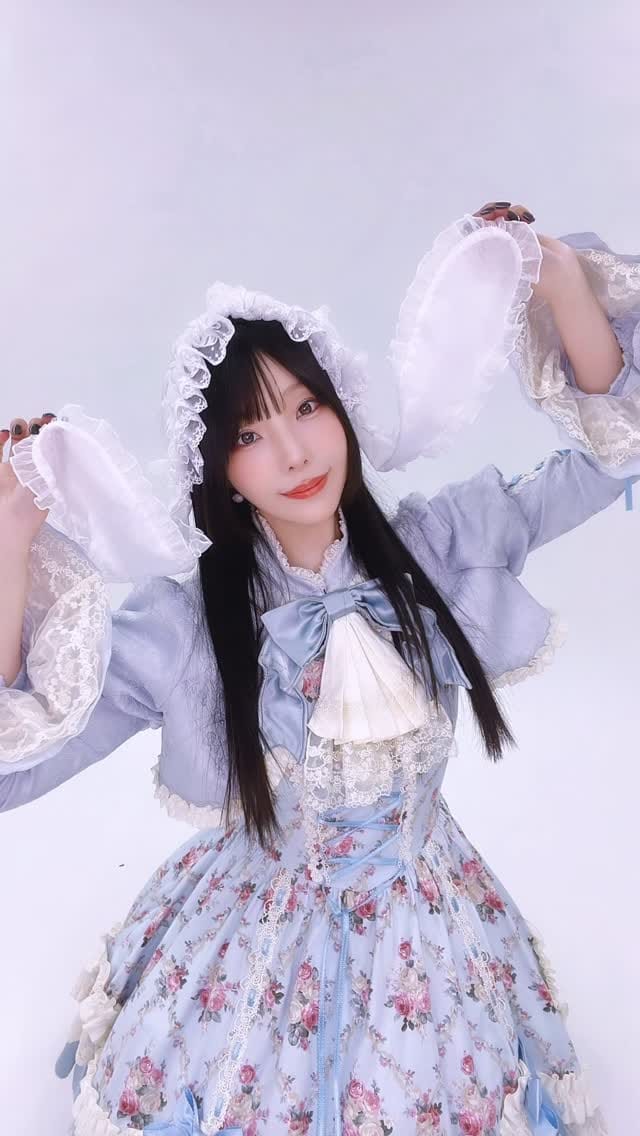 Post 2 by 相沢梨紗 Risa Aizawa on Instagram (video)