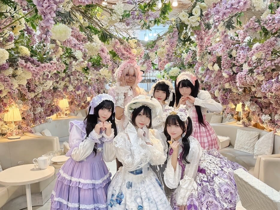 Post 3 by 相沢梨紗 Risa Aizawa on Instagram (carousel)