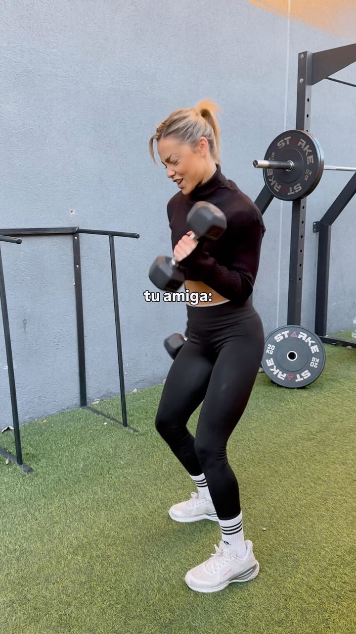 Post 1 by Estefi Pais on Instagram (video)