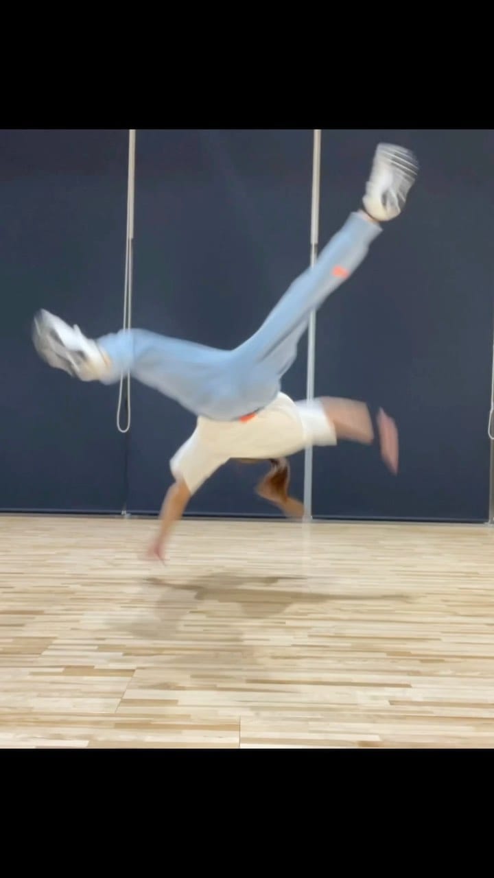 Post 10 by Nao Uochi / 魚地 菜緒 on Instagram (video)