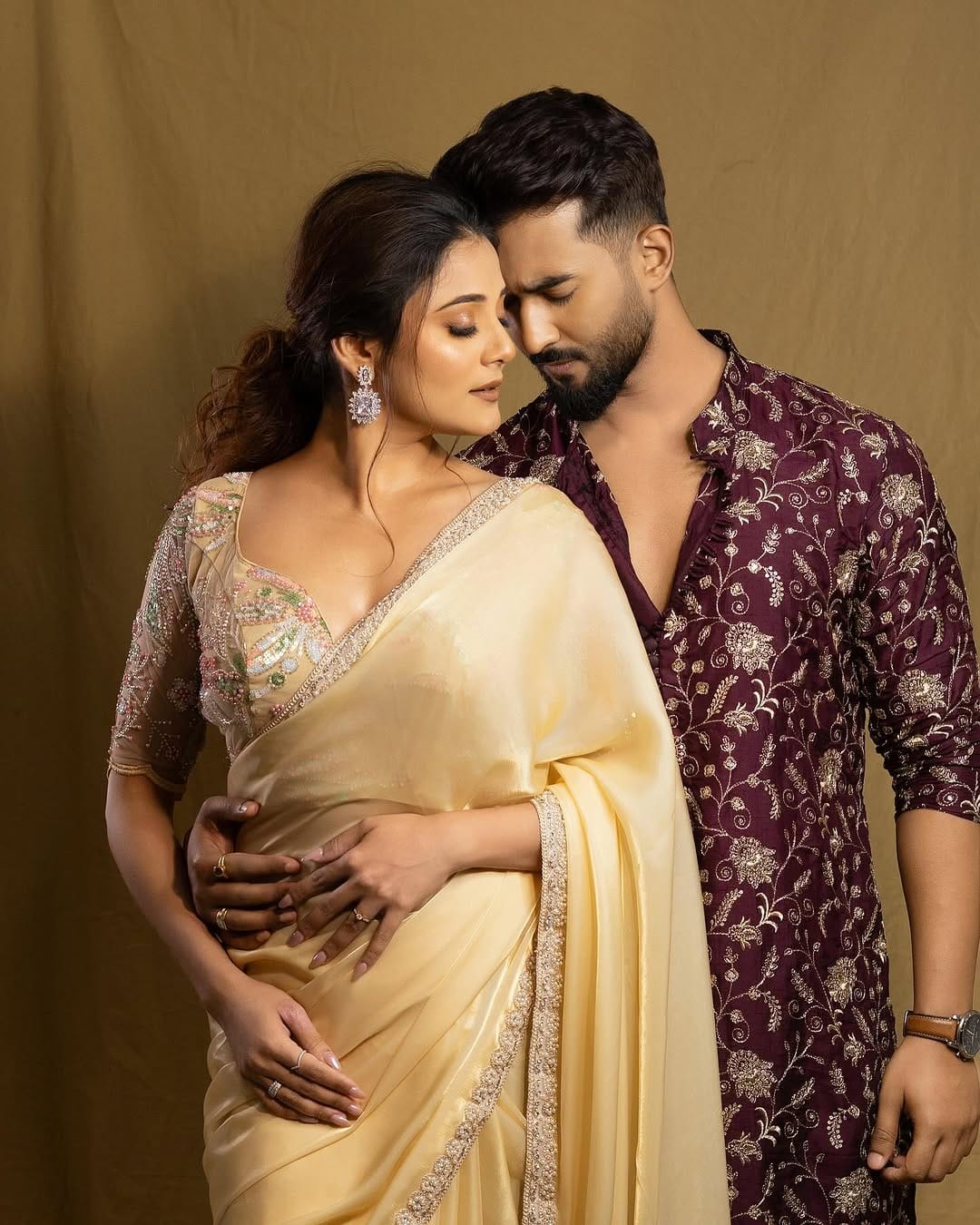 Post 10 by Priyanka Mitra♥️ on Instagram (carousel)