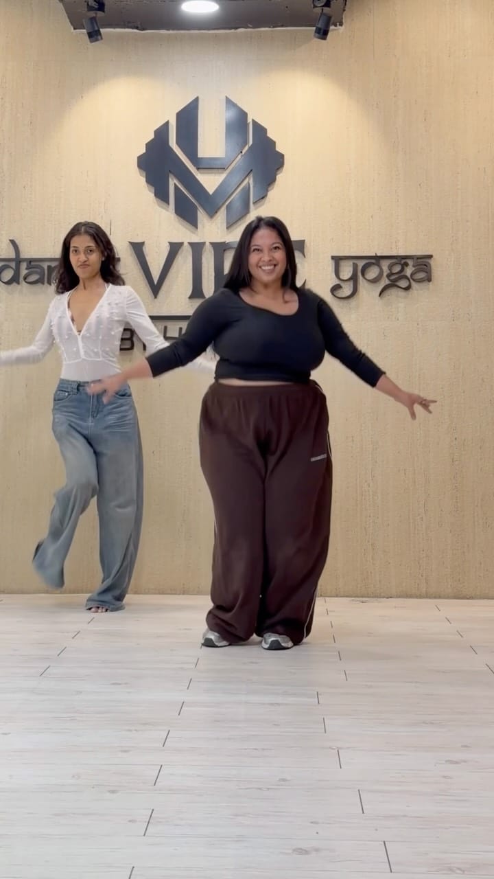 Post 1 by Dhreeti Vithlani on Instagram (video)