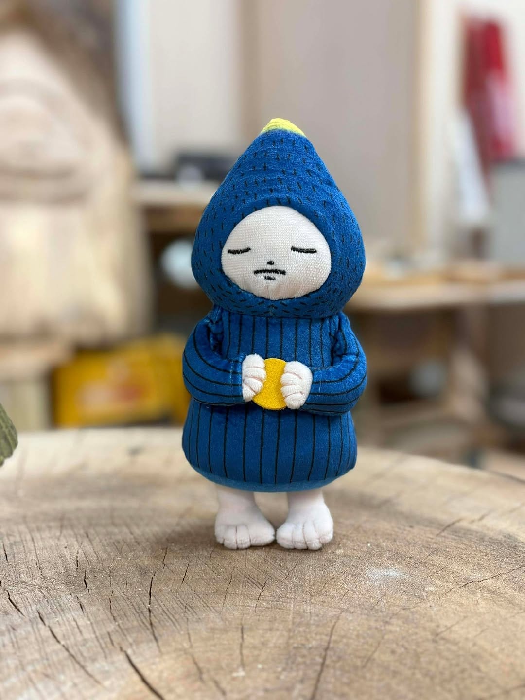 Post 8 by Moe Nakamura/中村萌 on Instagram (image)