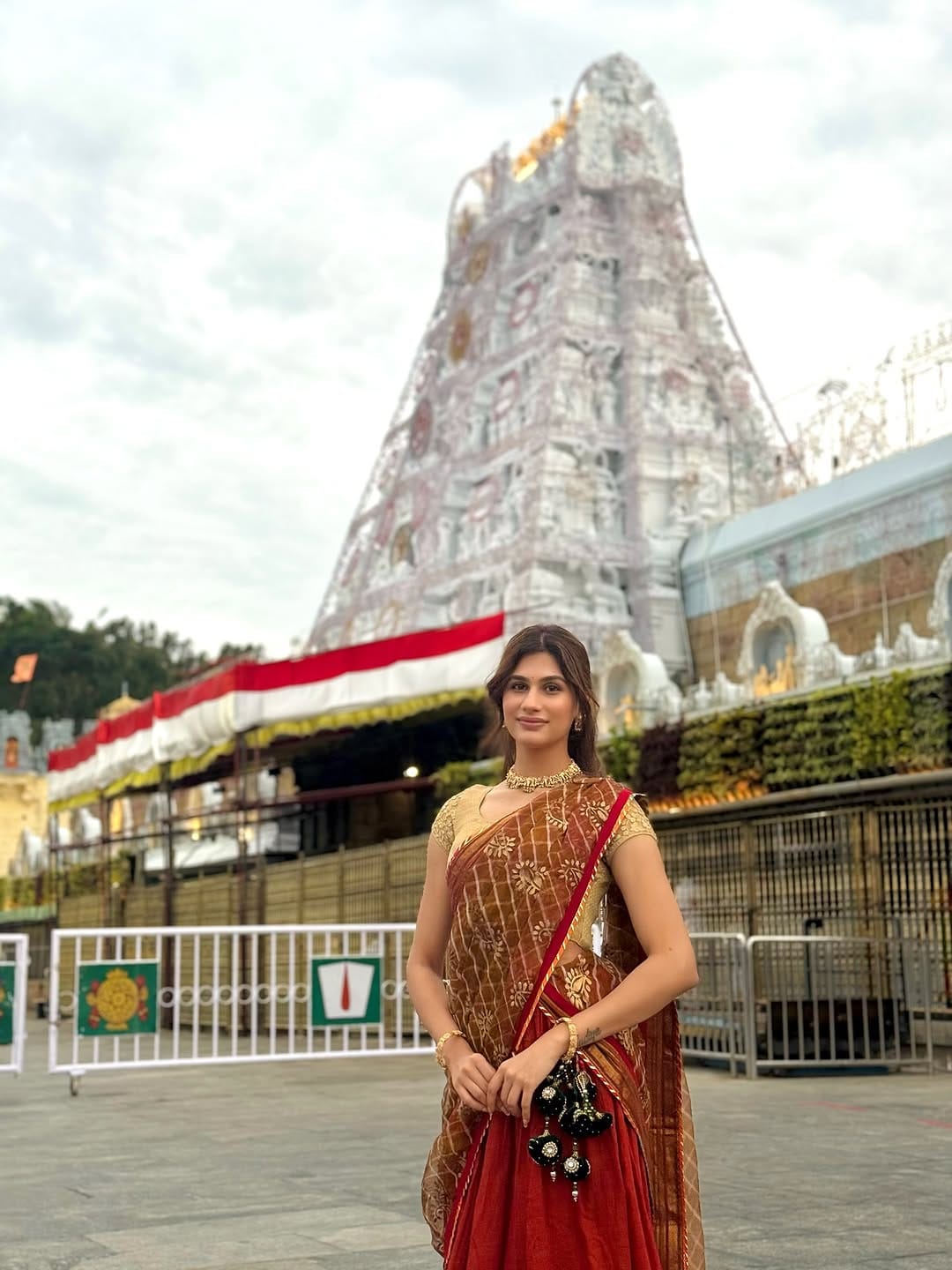 Post 8 by Nidhhi Ravi Tapadiaa on Instagram (carousel)