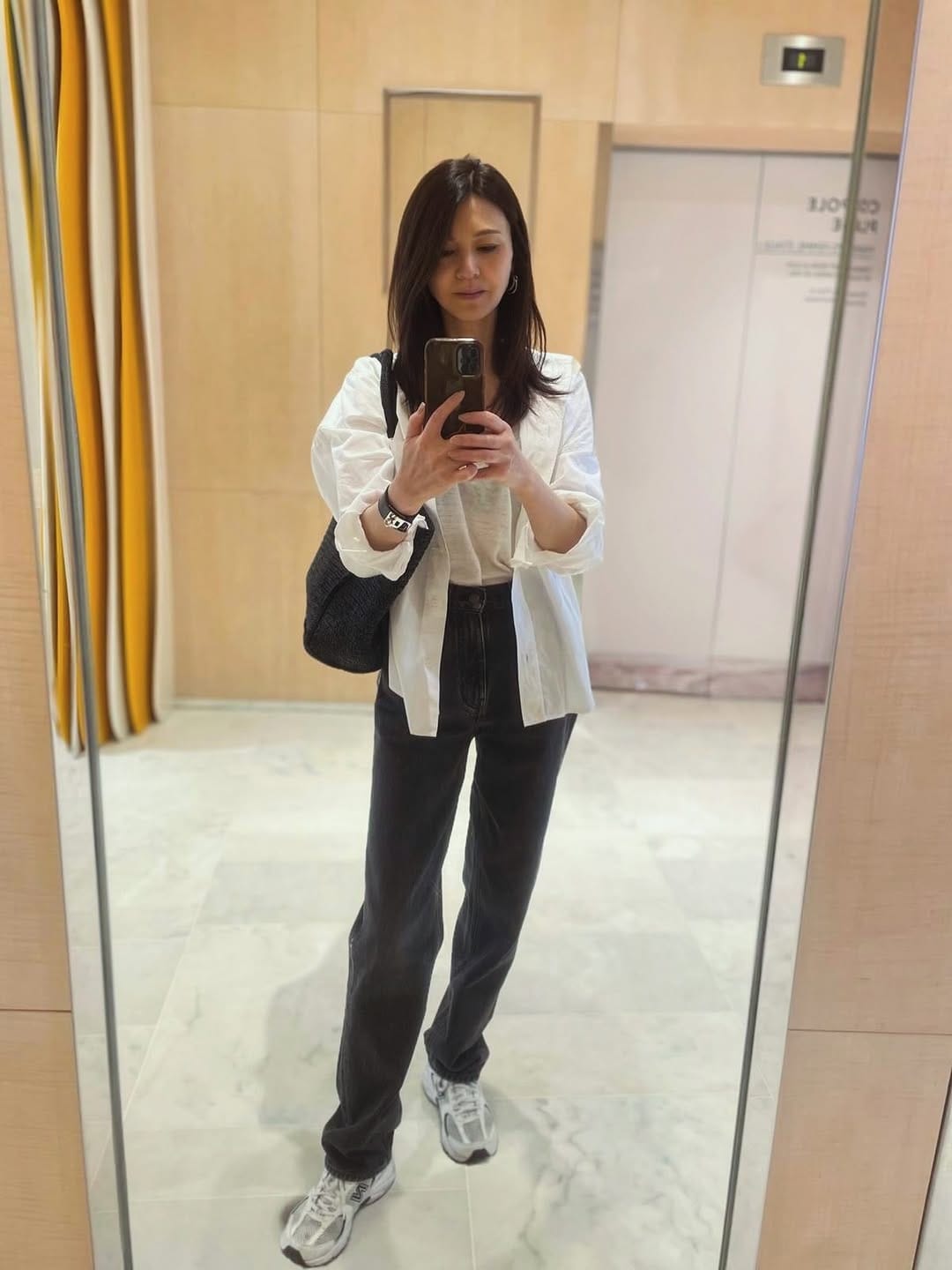 Post 5 by 雨宮塔子 on Instagram (carousel)