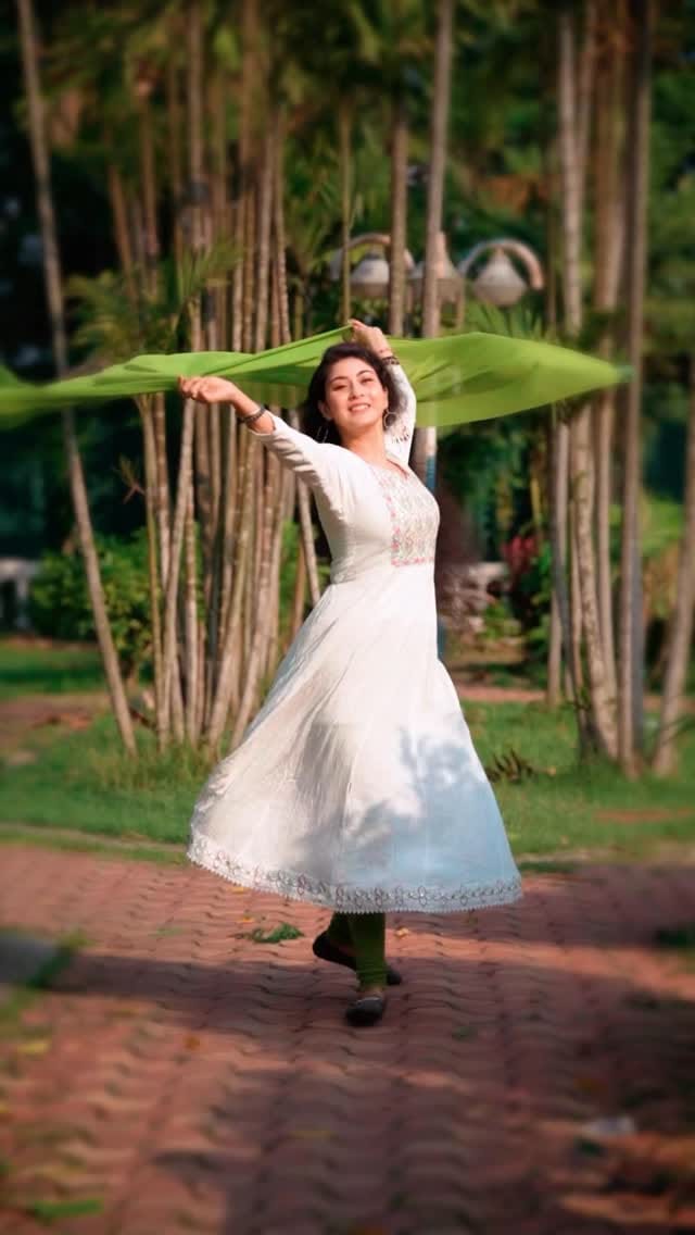 Post 1 by Indrani Paul (Ishq's Queen) on Instagram (video)