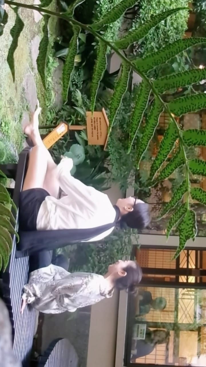 Post 2 by t͟o͟m͟o͟m͟i͟ s͟a͟t͟o͟  토모미 on Instagram (video)