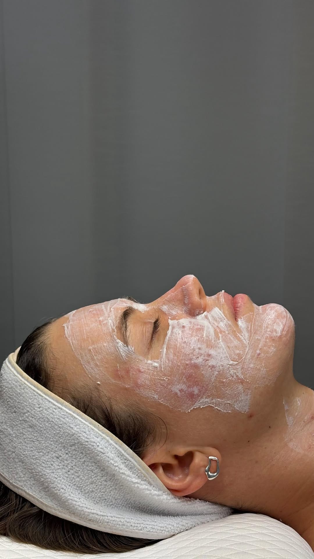 Post 10 by Caro y Cami • Skincare Experts on Instagram (video)