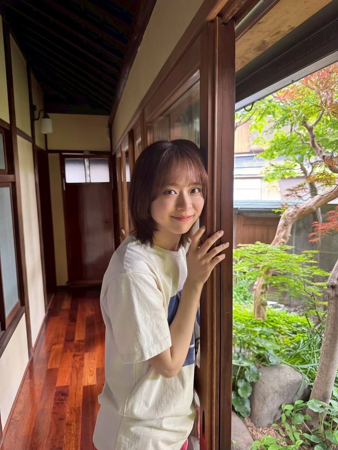 Post 4 by 倉野尾成美 on Instagram (carousel)