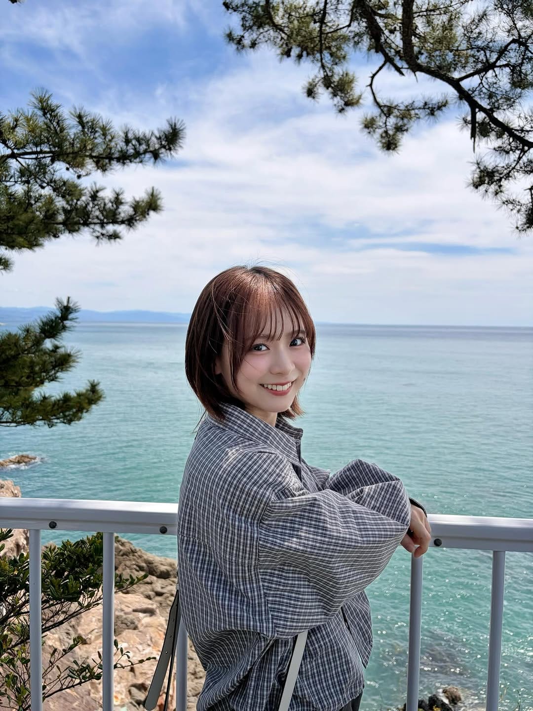Post 10 by 倉野尾成美 on Instagram (carousel)