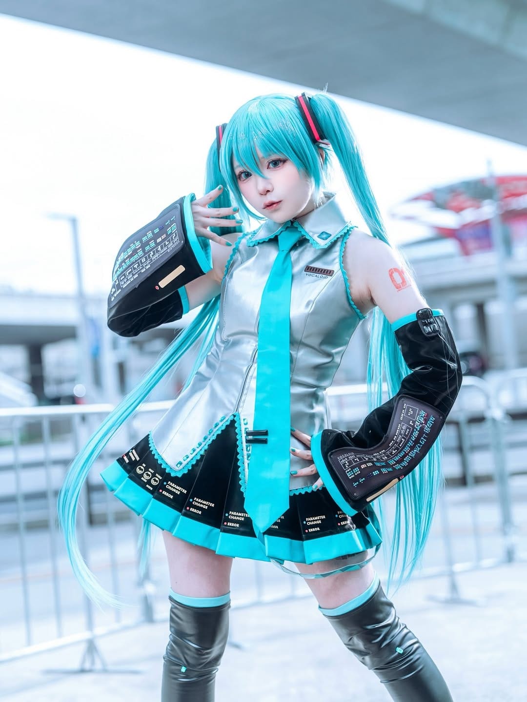 Post 8 by しゃちつづる🗡🐋 on Instagram (carousel)