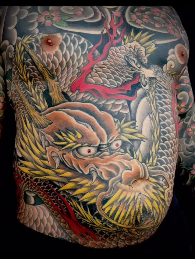 Post 3 by Dodo 彫百々 on Instagram (video)
