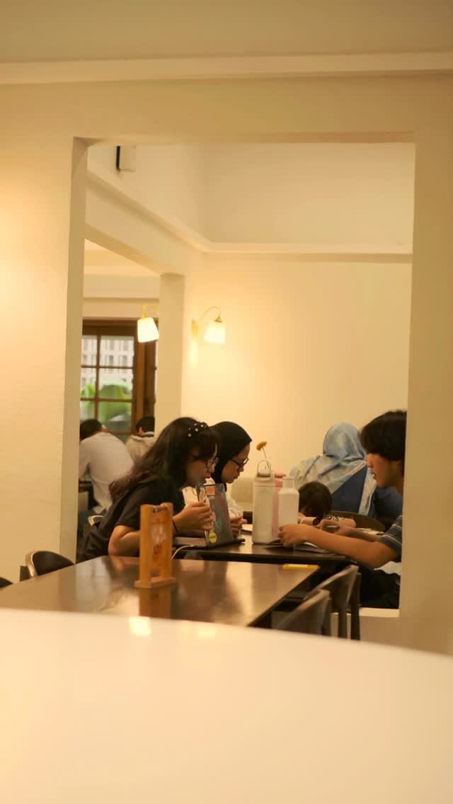 Post 7 by Ultra Coffee on Instagram (video)