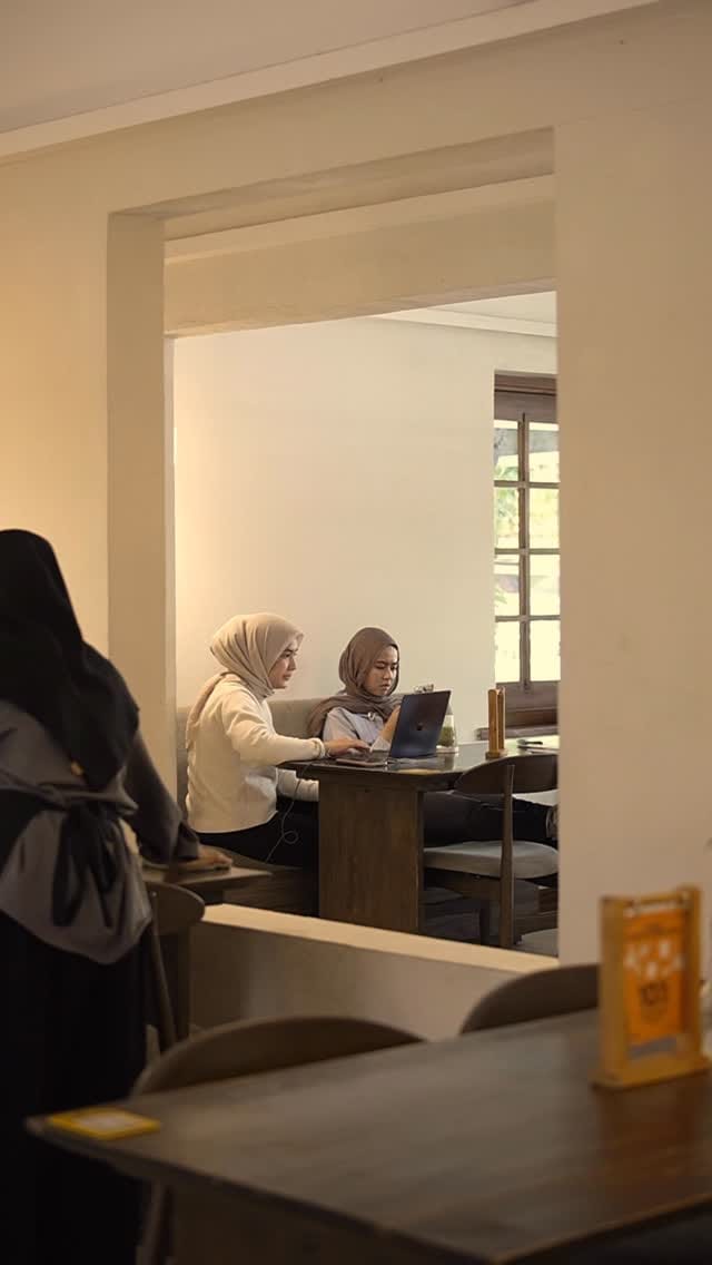 Post 2 by Ultra Coffee on Instagram (video)