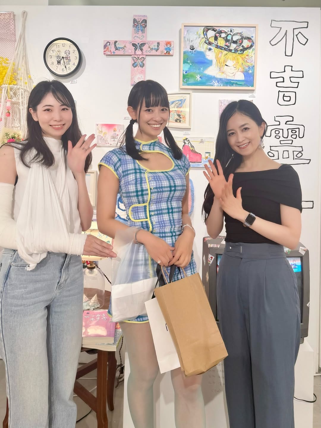 Post 2 by Hitomi Okada 岡田ひとみ on Instagram (image)