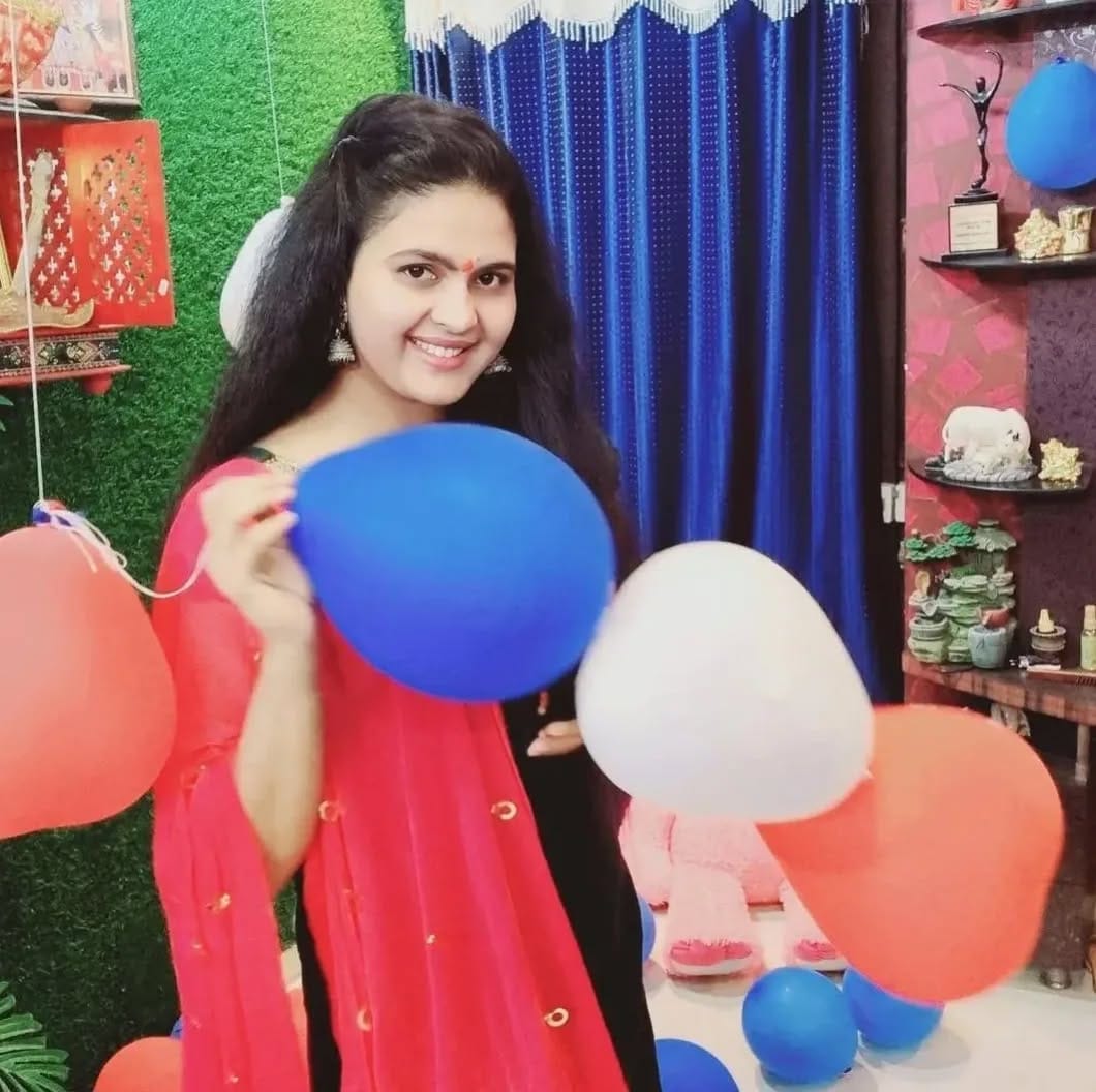 Post 8 by Chandni Singh on Instagram (image)