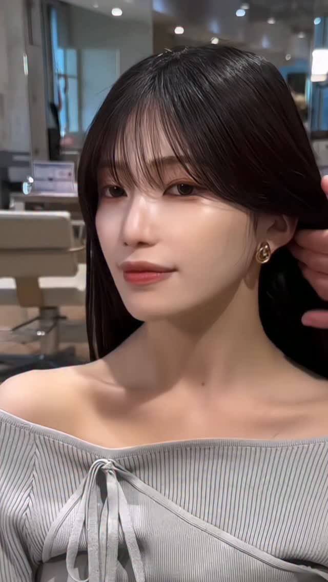 Post 5 by Ryusei Osada/銀座/レイヤーカット/2wayバング/メイク美容師💄 on Instagram (video)